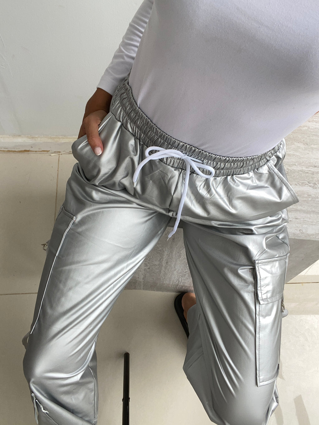 Pantalón metalizado